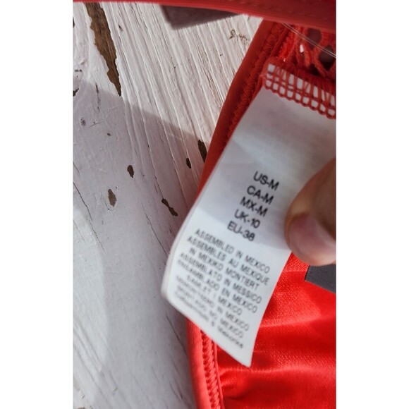 Kenneth Cole Reaction Women's Coral Halter Crochet Lace Bikini Top Sz M - Picture 4 of 4